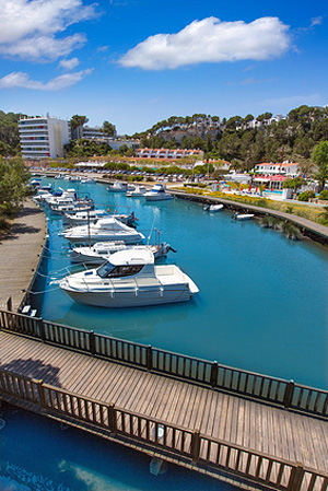 Cala Galdana ferieby